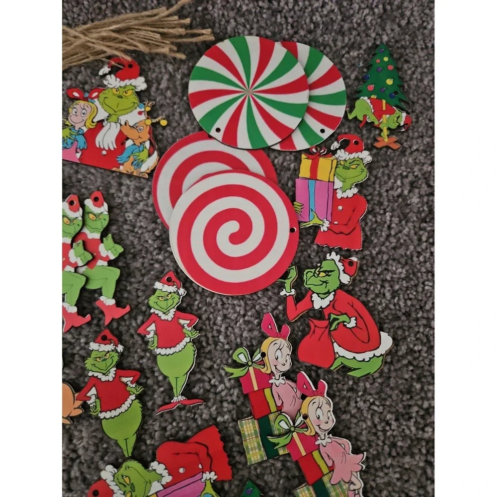 Set If 24 Grinch Wooden Christmas Tree Ornaments